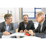 Die CRM-Experten diskutieren über Vorteile und Chancen durch Business Process Management (v.l.): Stefan-Markus Eschner (Bereichsleiter Produktmanagement), Jürgen Topp (Vorstand) und Jürgen Heidak (Prokurist und Bereichsleiter Consulting) von der CURSOR Software AG.