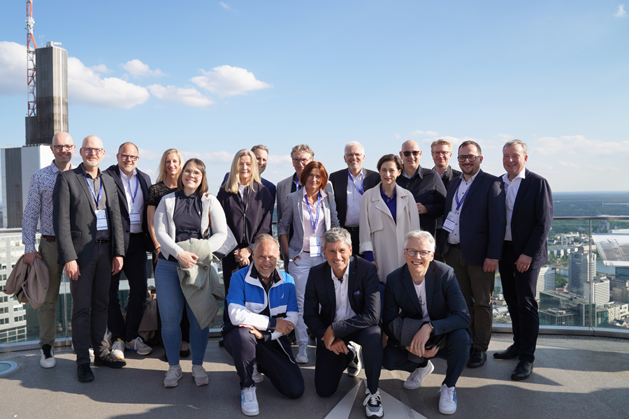 Neue Perspektiven über den Dächern Frankfurts: Erfolgreiche Premiere der CURSOR Leaders Lounge